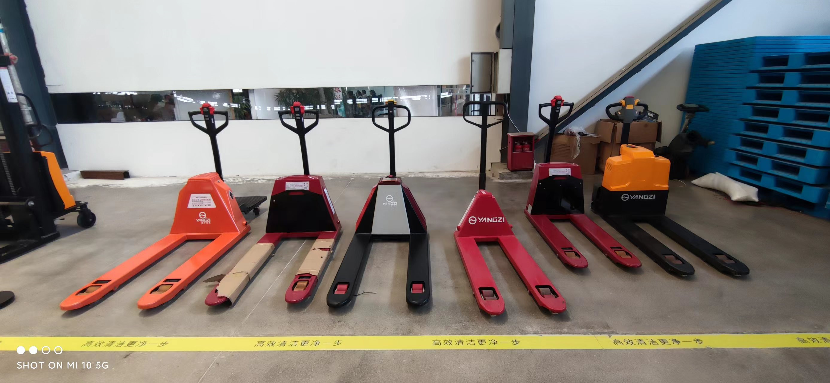 事實(shí)證明,使用電動(dòng)叉車有很多優(yōu)點(diǎn) 事實(shí)證明,使用電動(dòng)叉車有很多優(yōu)點(diǎn)