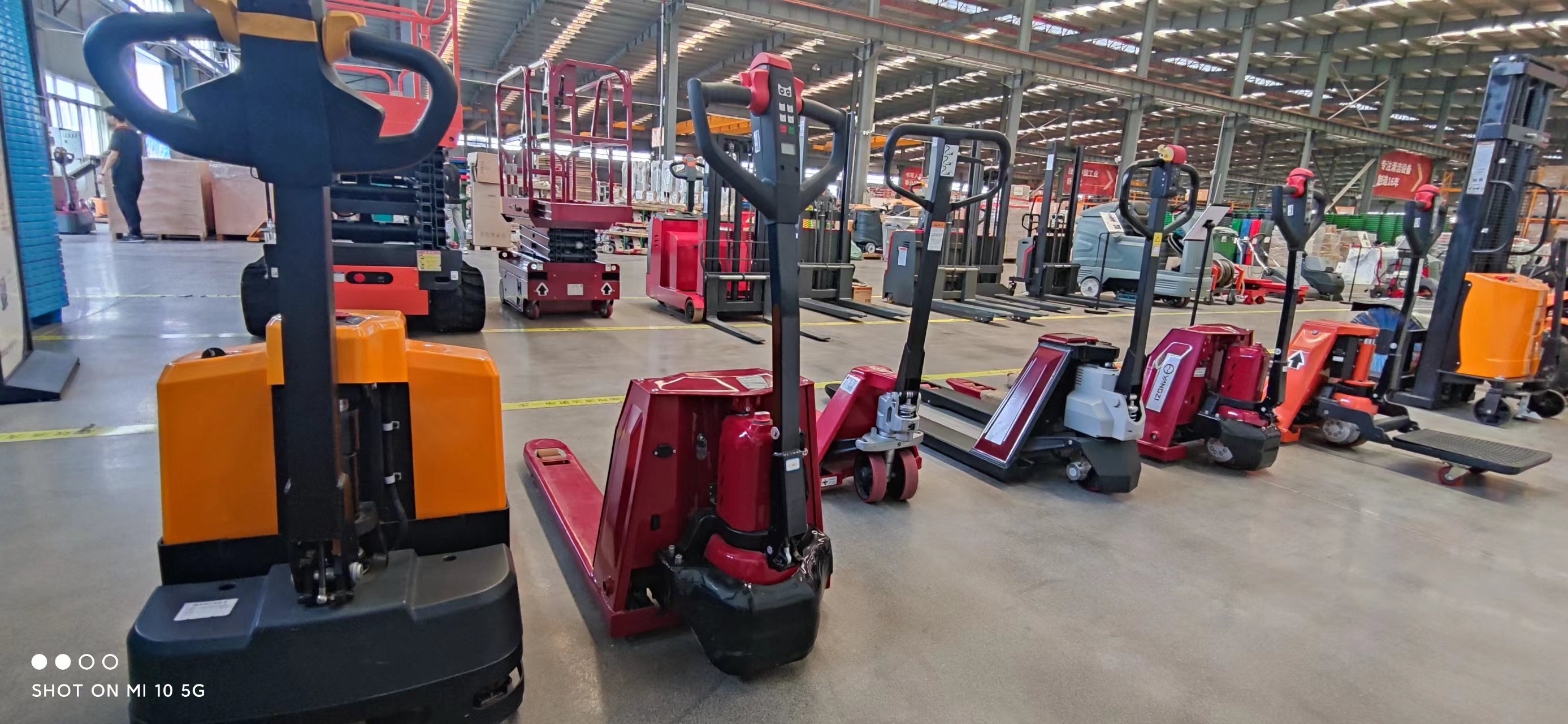 專門清潔電動(dòng)搬運(yùn)車 專門清潔電動(dòng)搬運(yùn)車